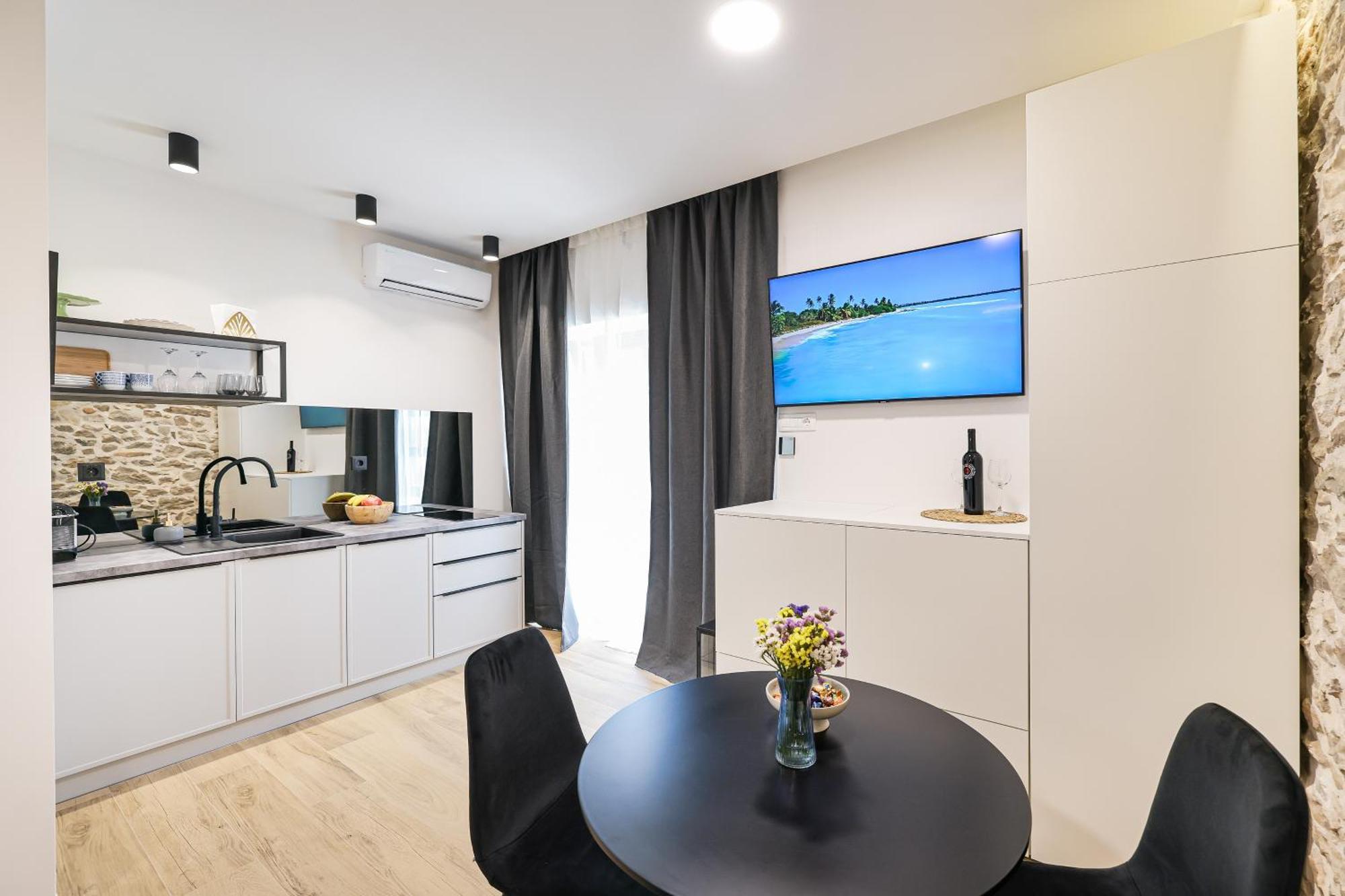 Monsignore Zadar Luaran gambar