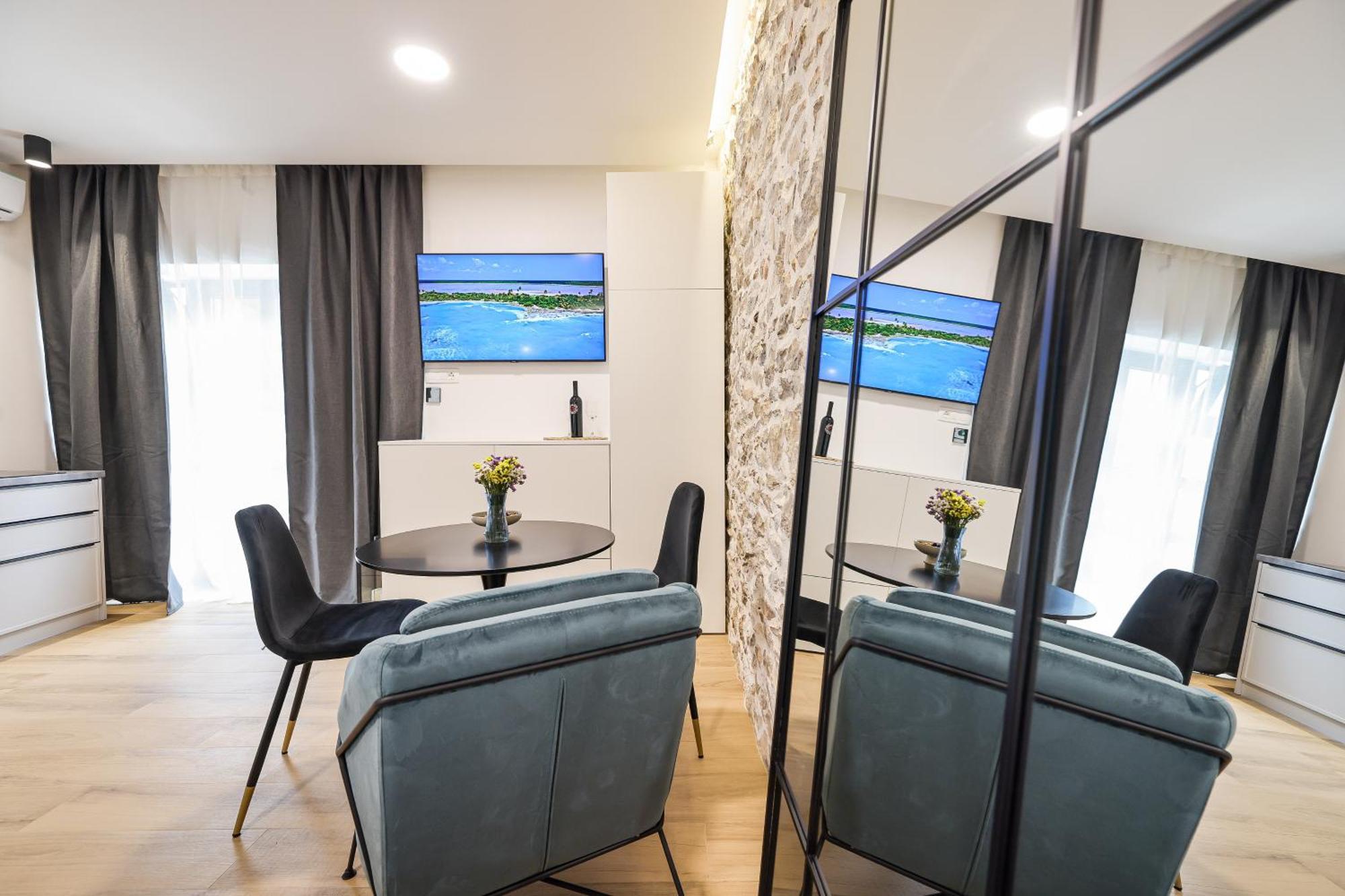 Monsignore Zadar Luaran gambar