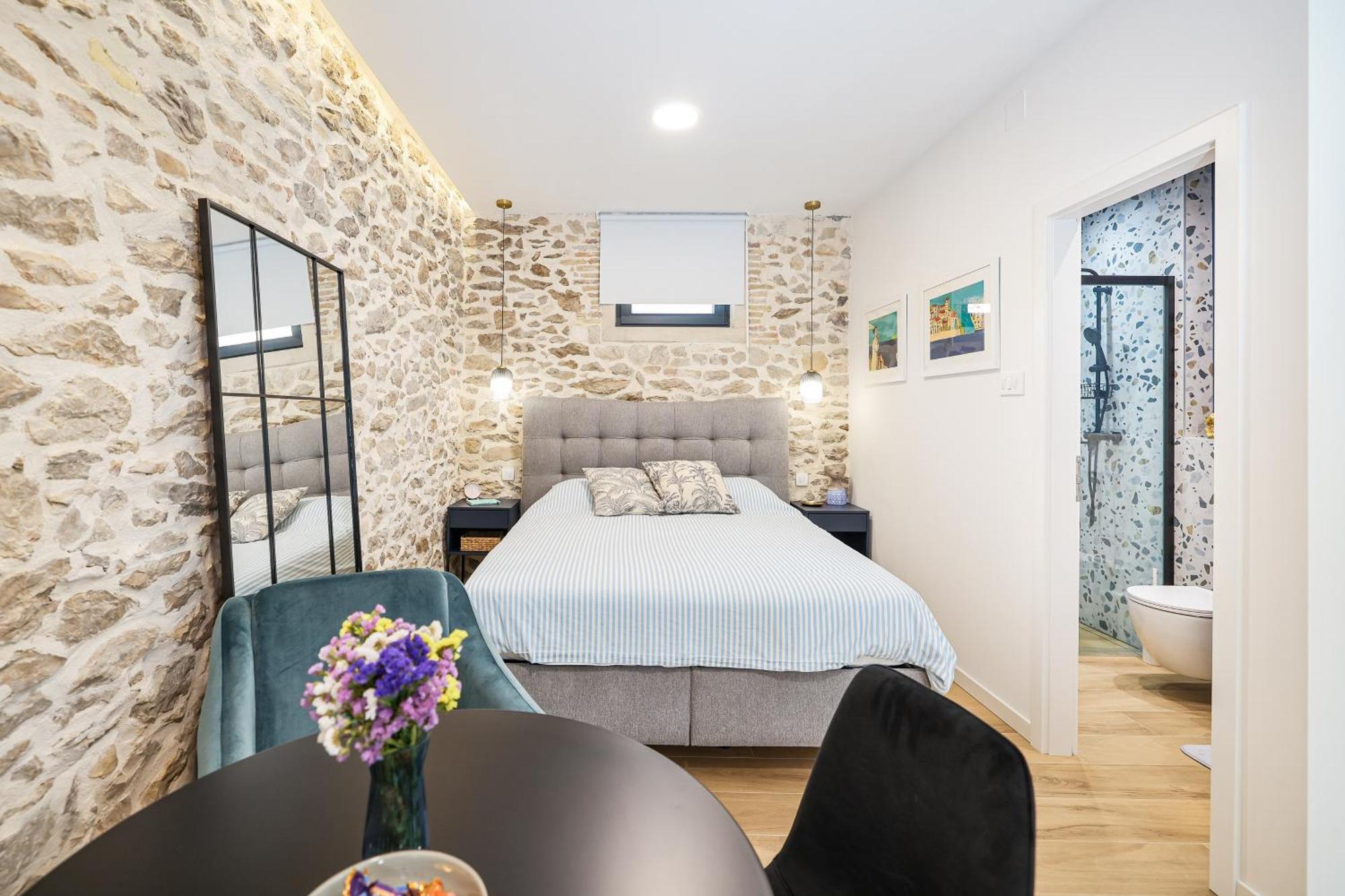 Monsignore Zadar Luaran gambar
